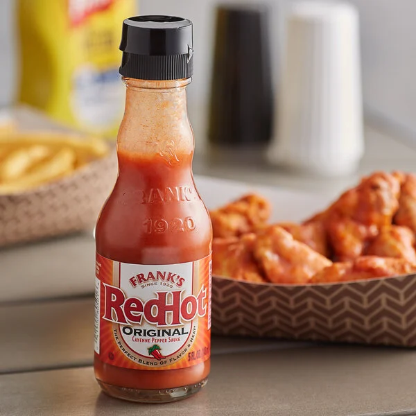 ¿Es necesario refrigerar Frank's Red Hot?